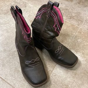 Girls cowboy boots. Size 2.